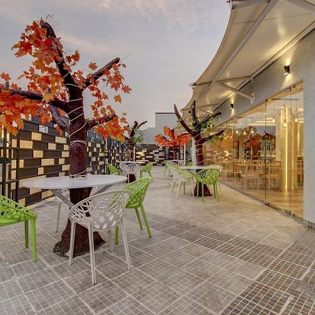 Super Townhouse Geetraj Near Shalimar Gateway Lucknow Hotel Luaran gambar