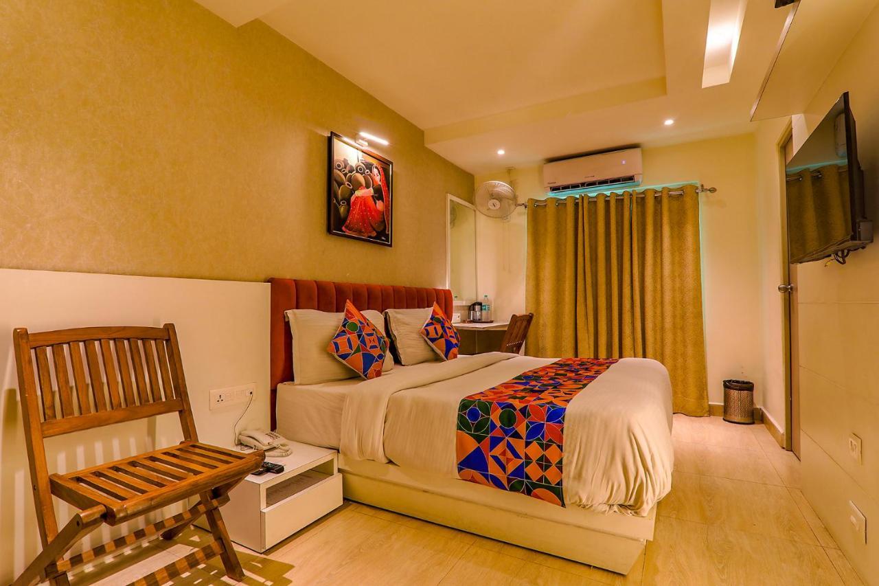 Townhouse Geetraj Near Shalimar Gateway Lucknow Hotel Luaran gambar