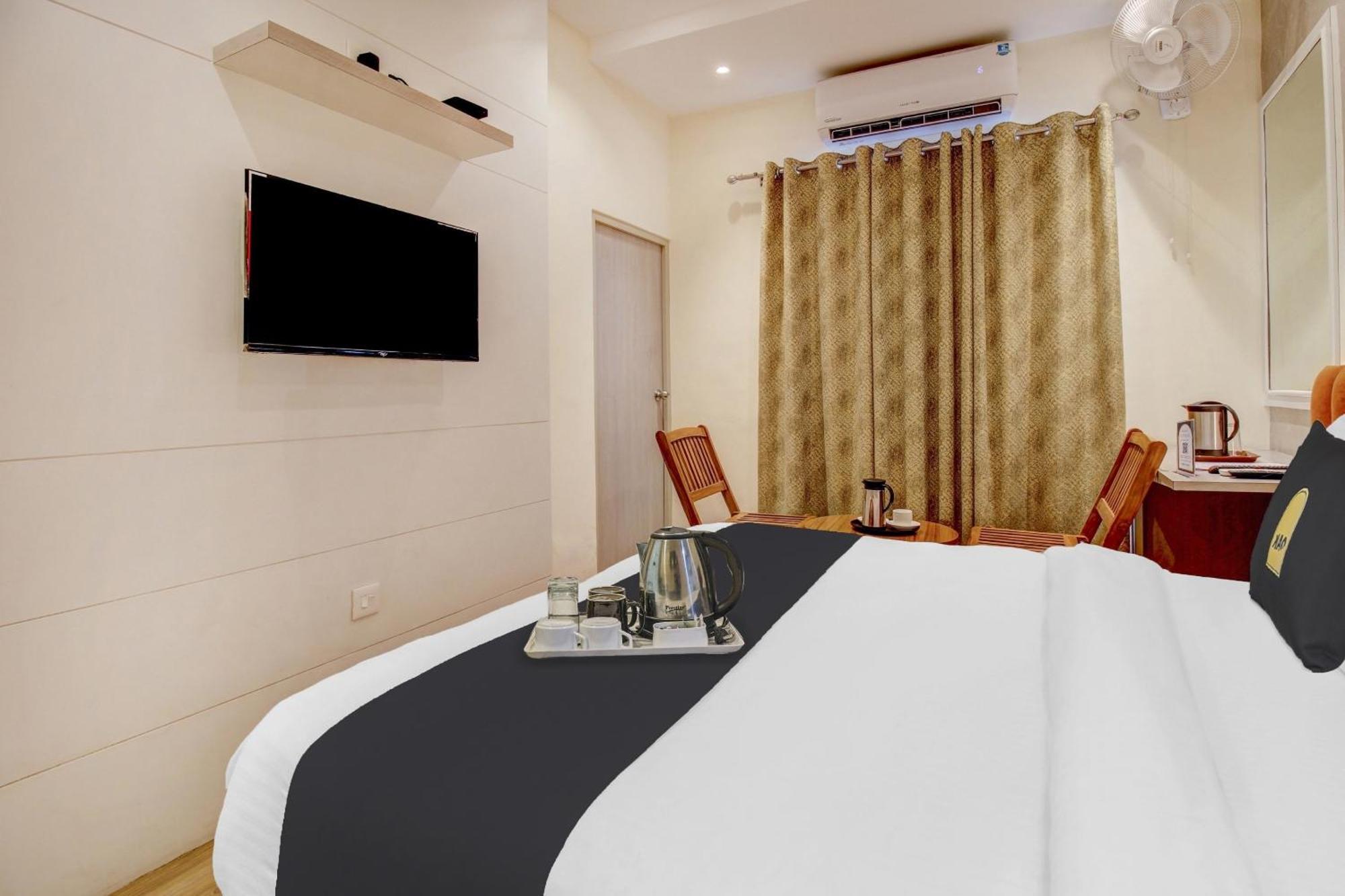 Townhouse Geetraj Near Shalimar Gateway Lucknow Hotel Luaran gambar