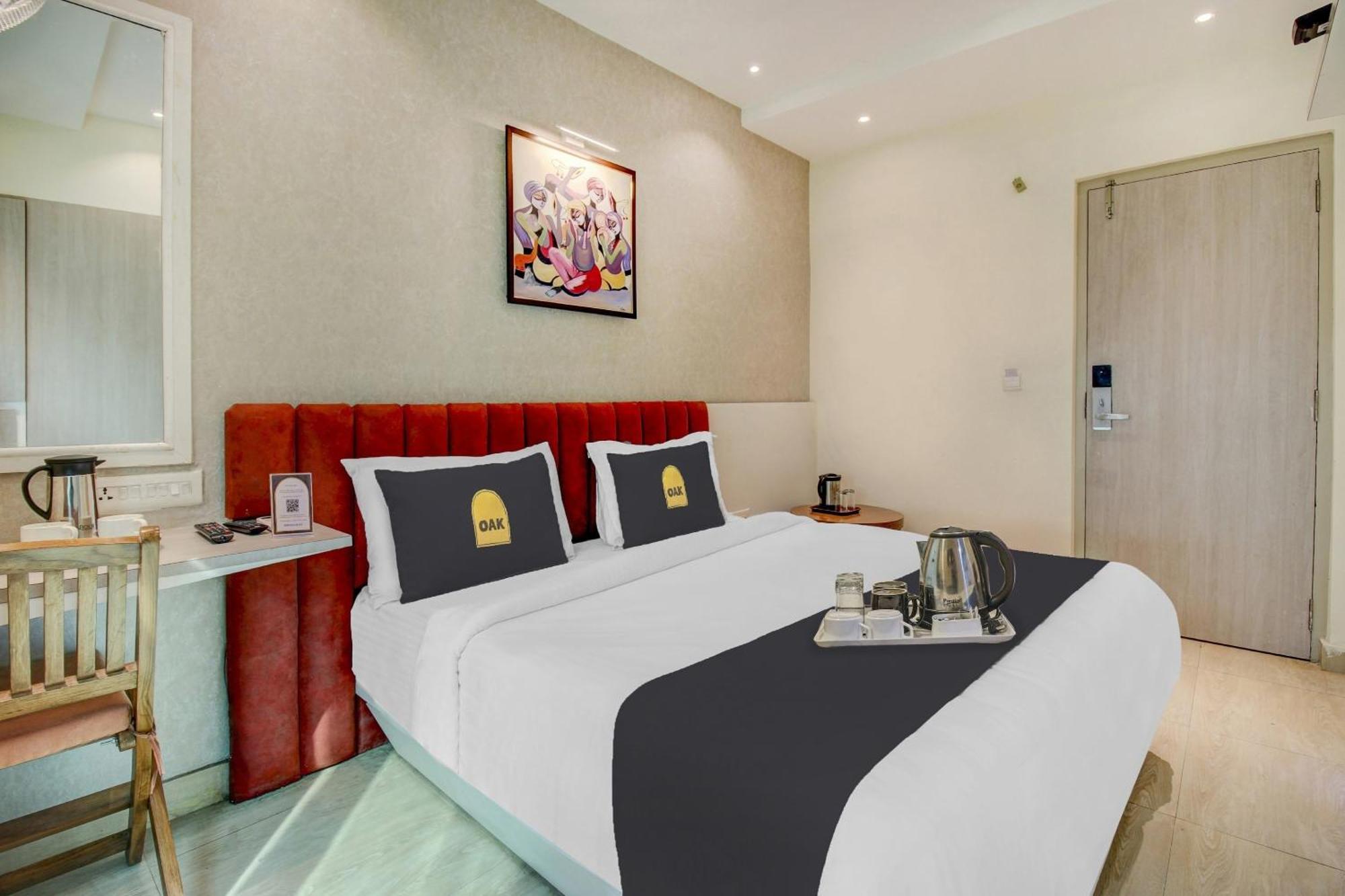 Townhouse Geetraj Near Shalimar Gateway Lucknow Hotel Luaran gambar
