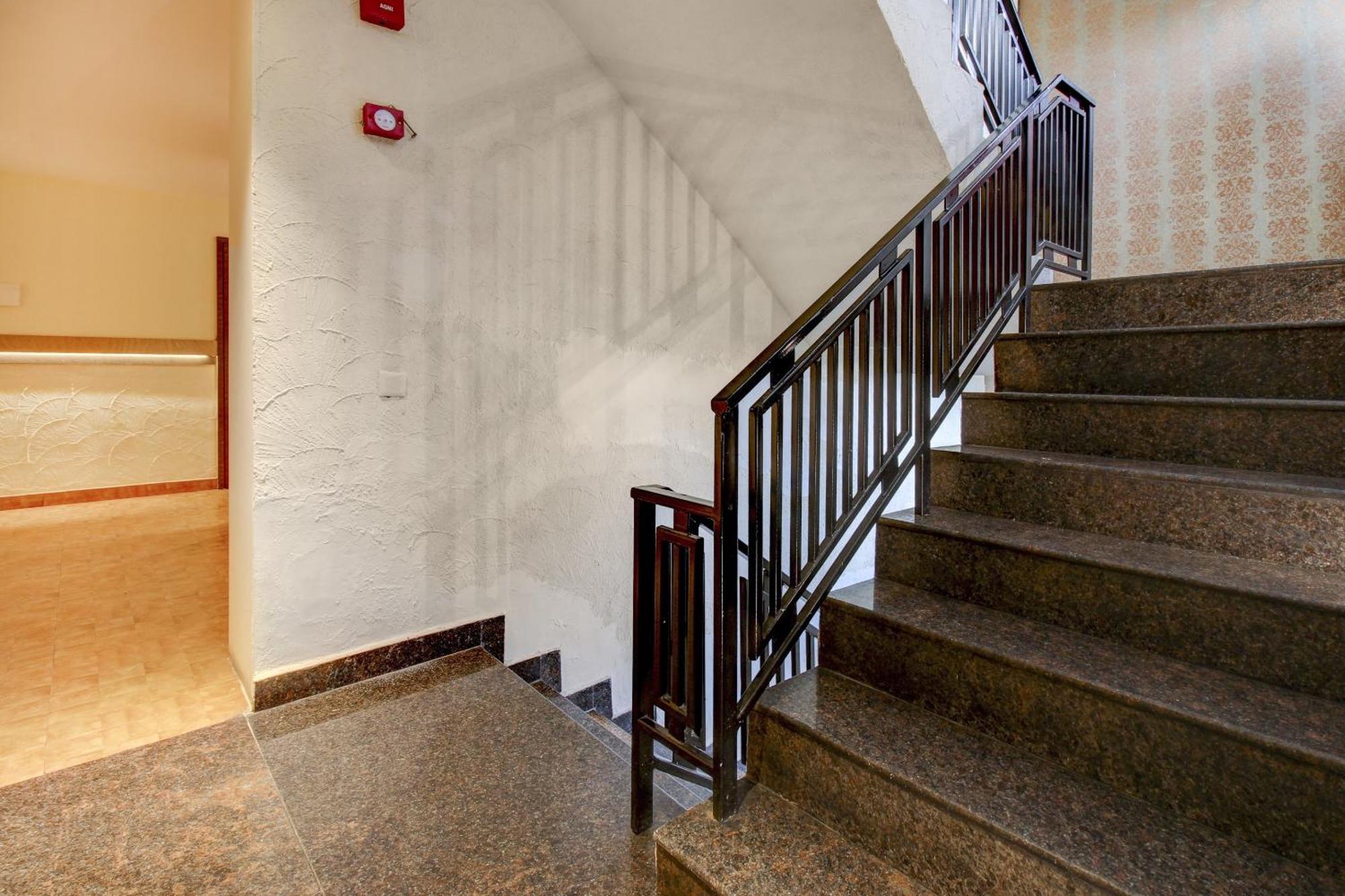 Townhouse Geetraj Near Shalimar Gateway Lucknow Hotel Luaran gambar