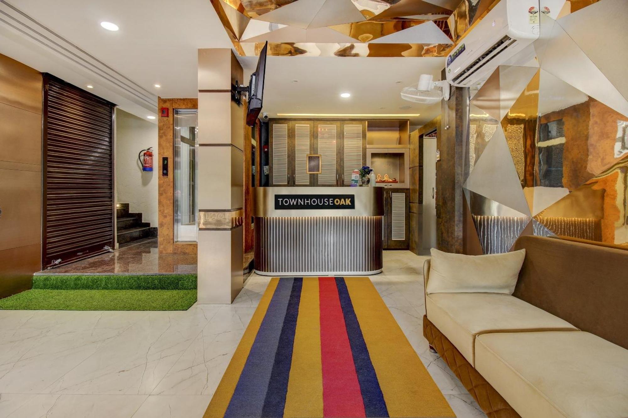 Townhouse Geetraj Near Shalimar Gateway Lucknow Hotel Luaran gambar