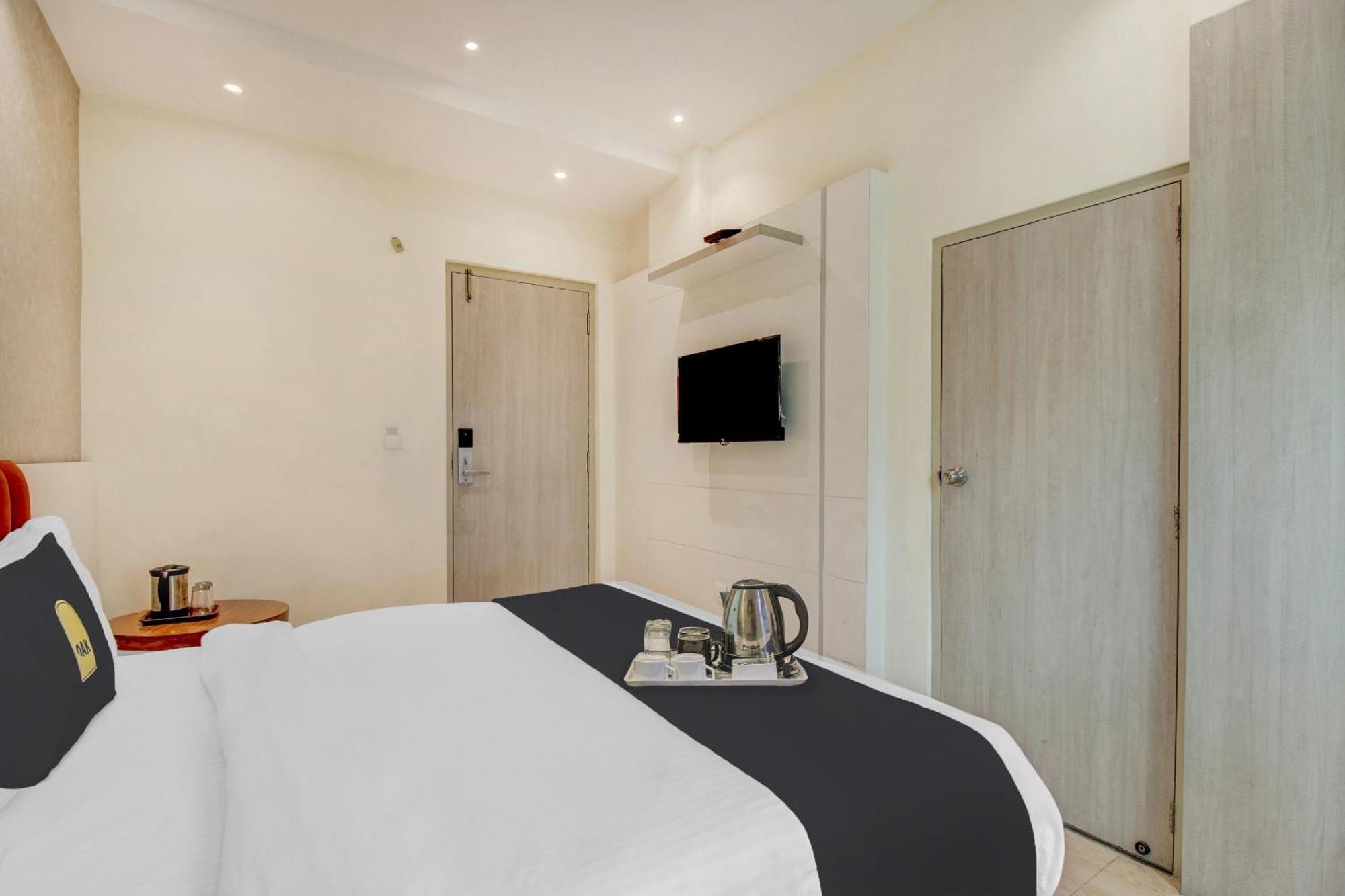 Townhouse Geetraj Near Shalimar Gateway Lucknow Hotel Luaran gambar