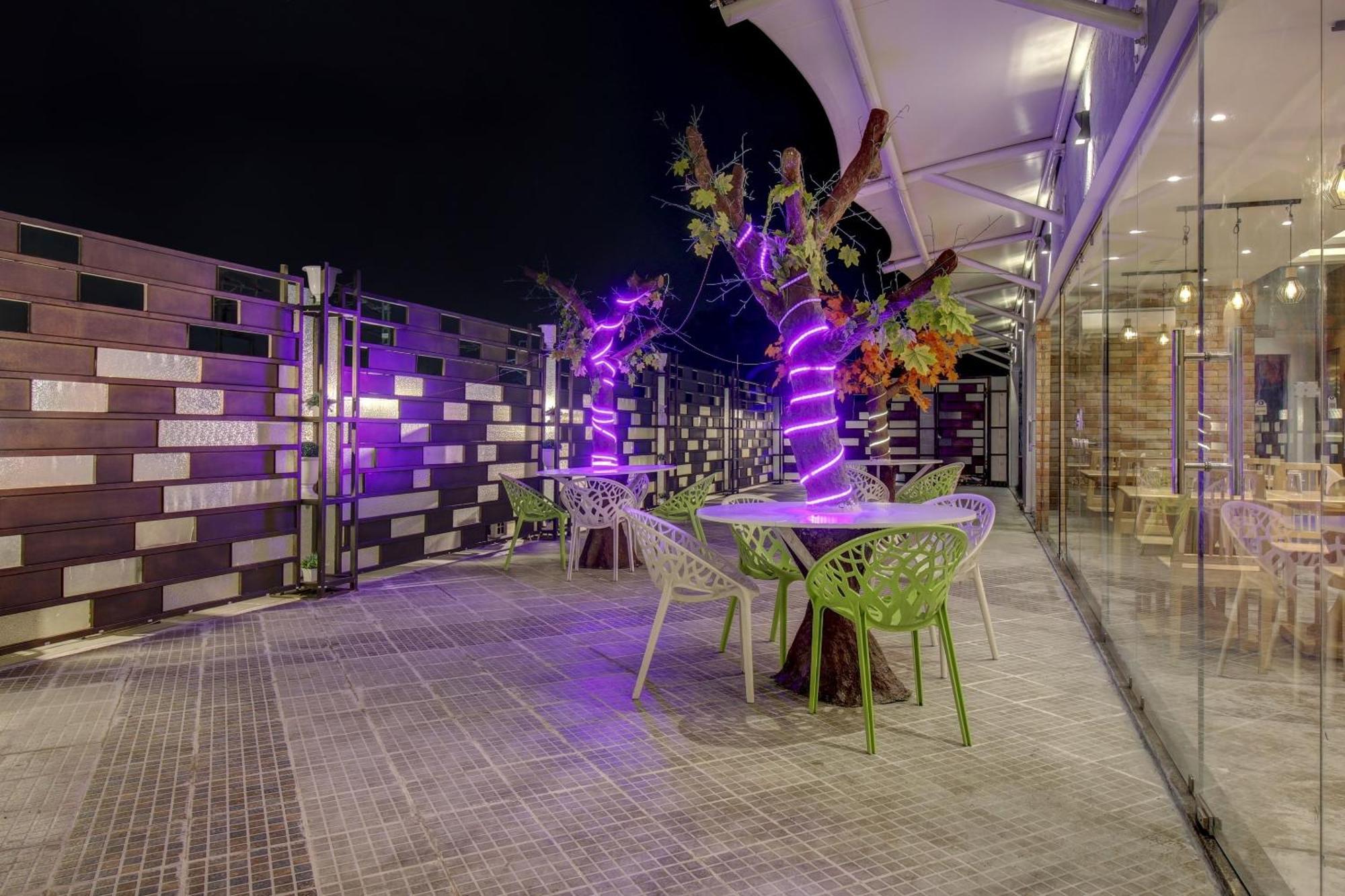 Townhouse Geetraj Near Shalimar Gateway Lucknow Hotel Luaran gambar